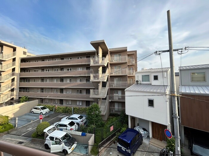 物件内観写真22　(室内からの展望)