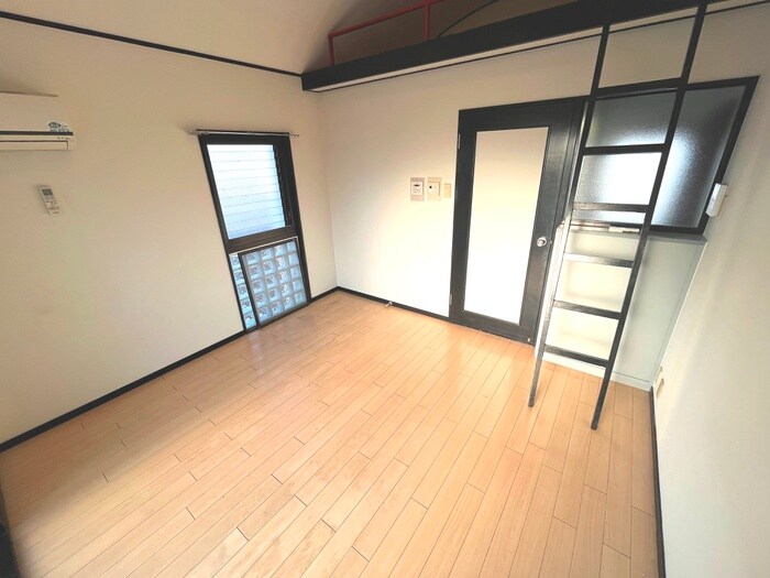 物件内観写真2　(居室)