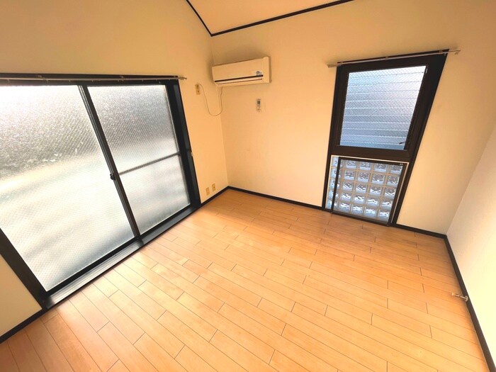 物件内観写真3　(居室)