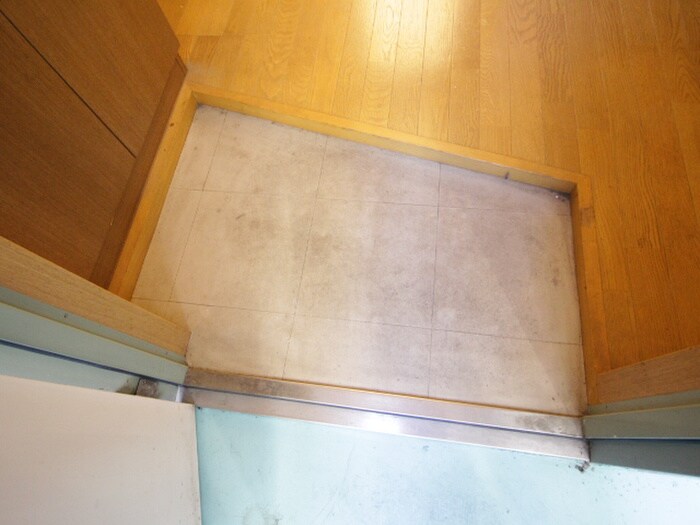 物件内観写真15　(玄関)