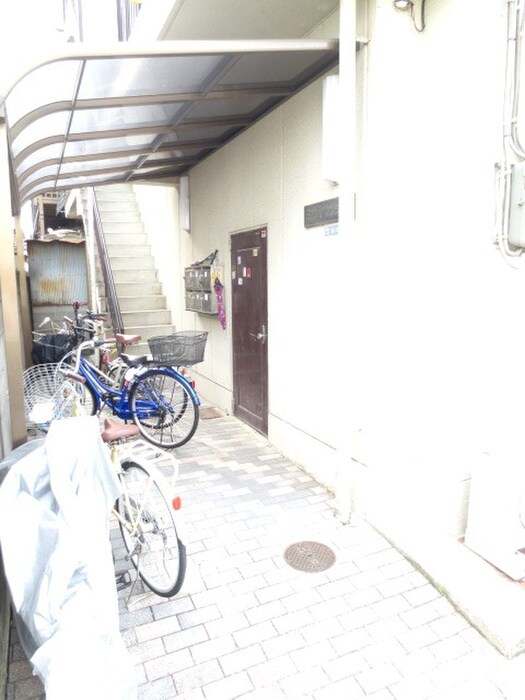 物件外観写真3　(エントランス部分)