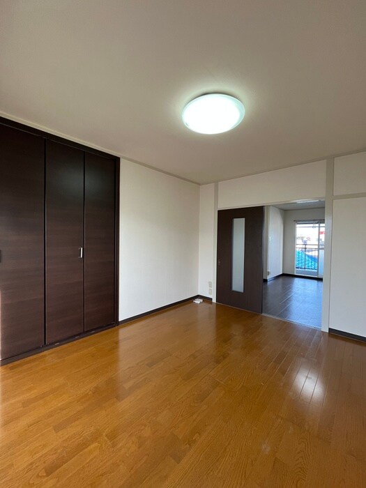 物件内観写真10　(居室)