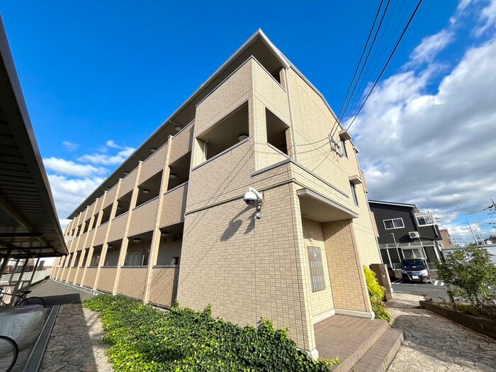 物件外観写真2　(外観写真)