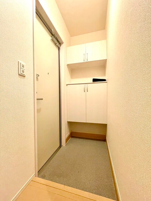 物件内観写真15　(玄関)