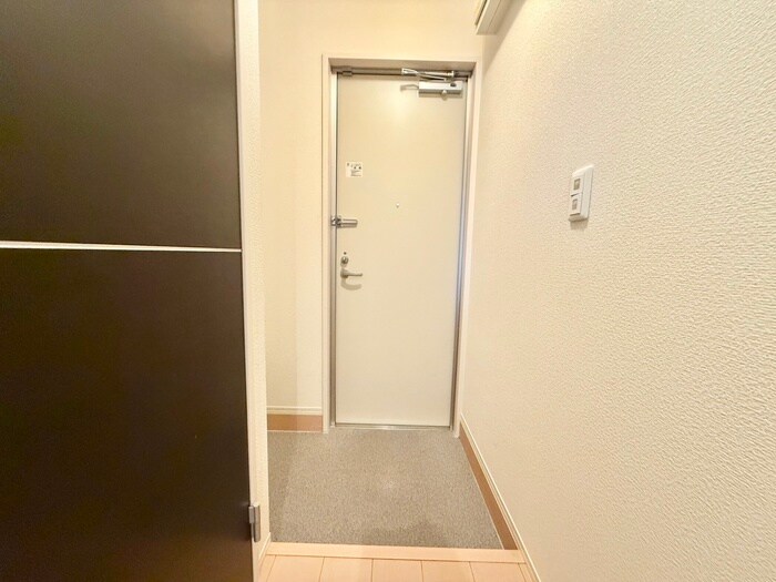 物件内観写真17　(玄関)