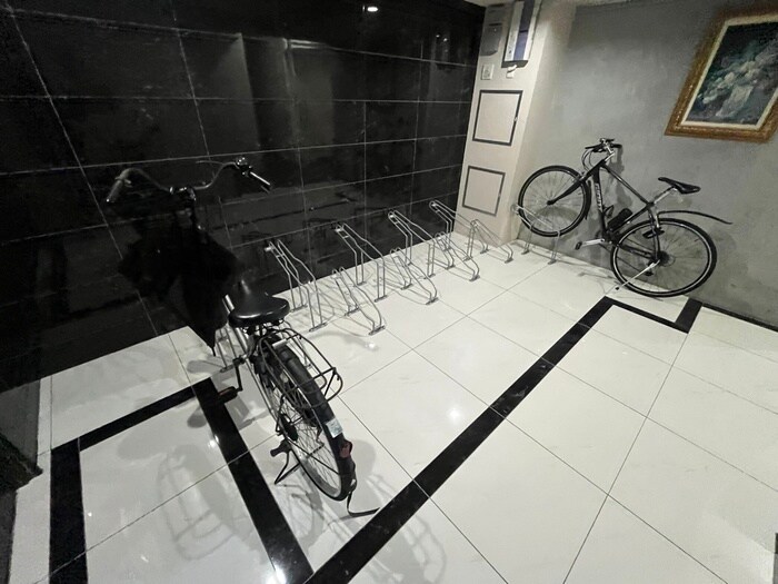 物件外観写真5　(駐輪場)