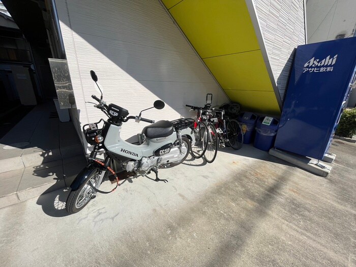 物件外観写真3　(駐輪場)