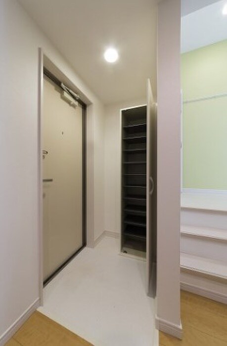 物件内観写真14　(玄関)