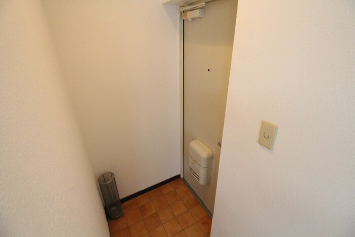 物件内観写真15　(玄関)