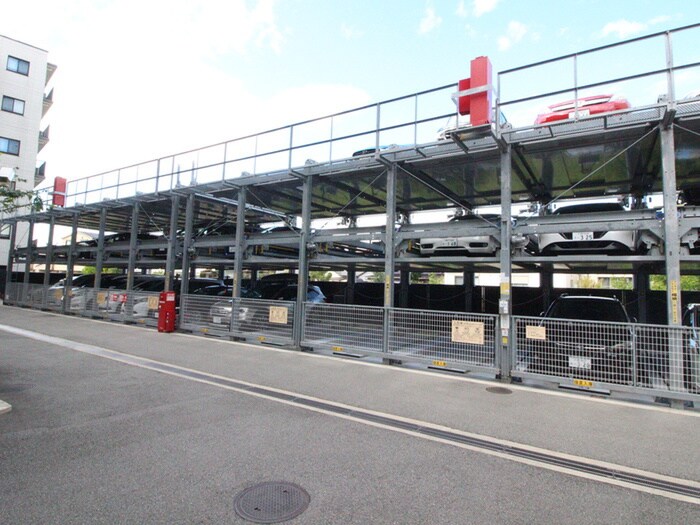 物件外観写真5　(駐車場)