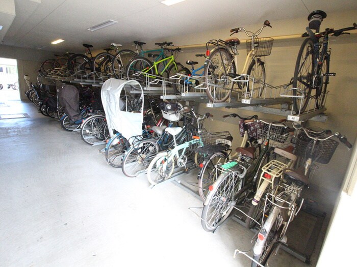 物件外観写真6　(駐輪場)