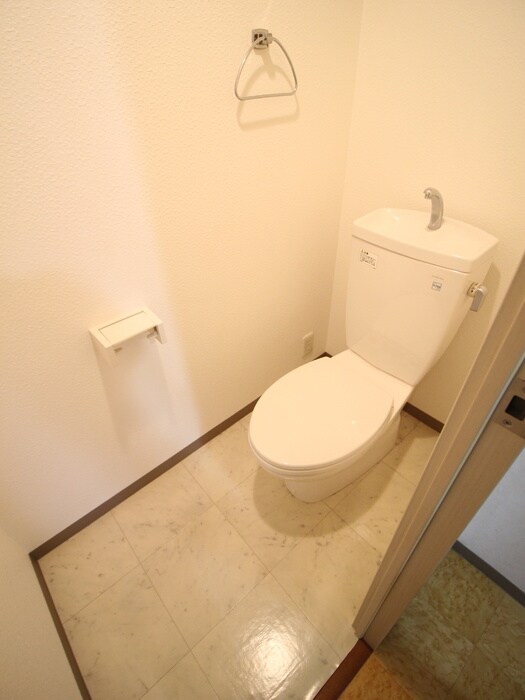 物件内観写真14　(トイレ)