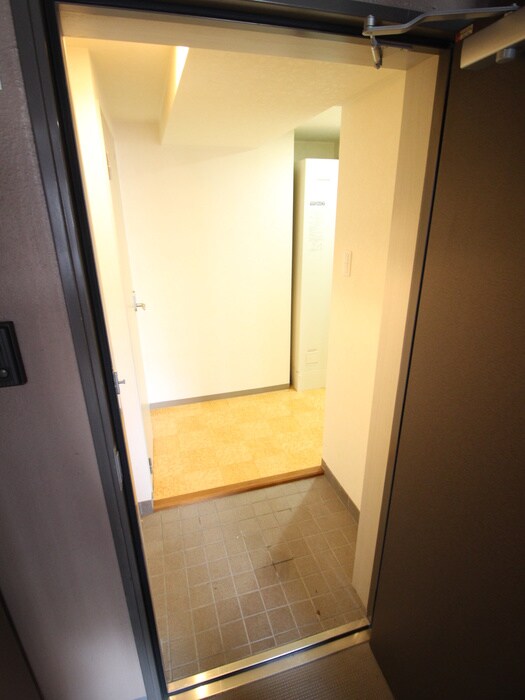 物件内観写真19　(玄関)
