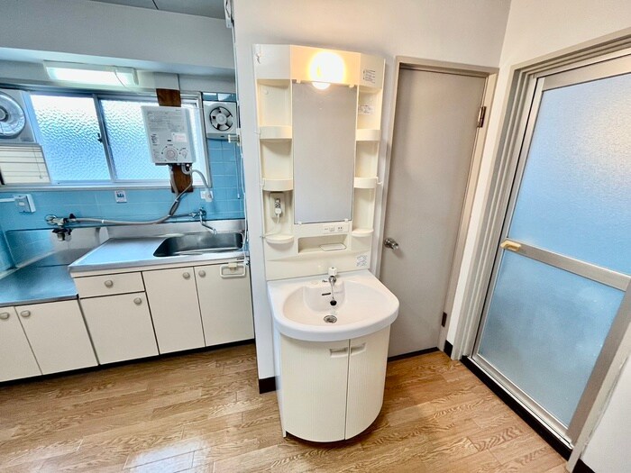 物件内観写真8　(洗面)