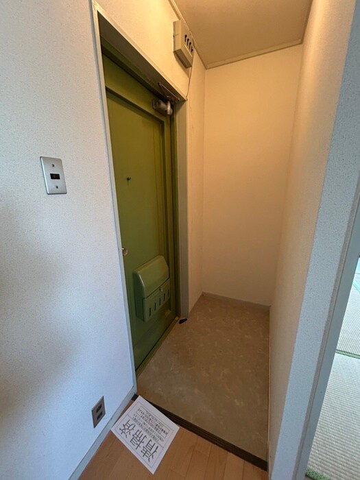 物件内観写真13　(玄関)