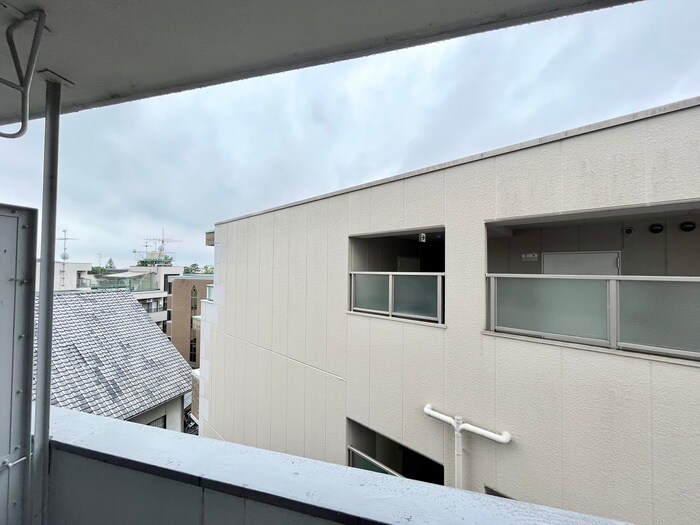 物件内観写真15　(室内からの展望)