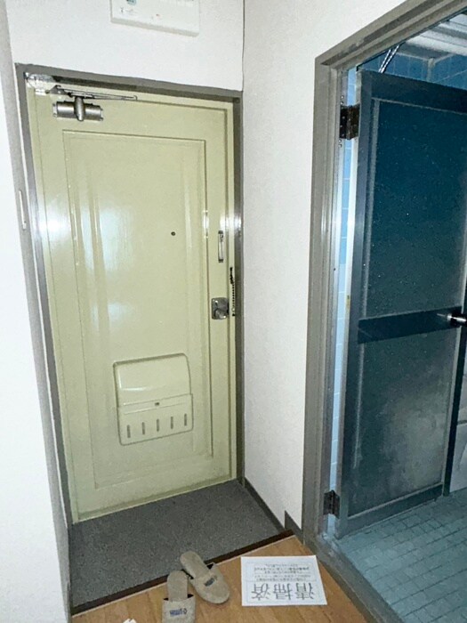 物件内観写真16　(玄関)