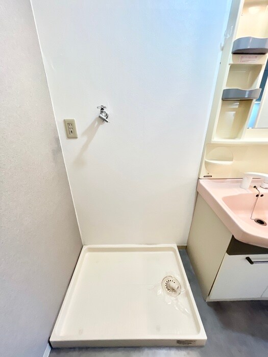 物件内観写真18　(洗濯機置場)