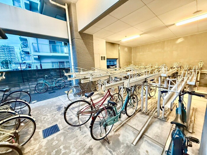 物件外観写真5　(駐輪場)