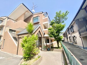 メゾン太秦外観写真
