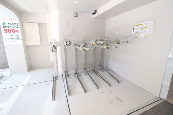 物件外観写真3　(駐輪場)