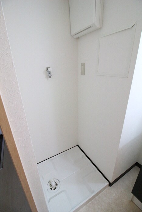 物件内観写真14　(洗濯機置場)