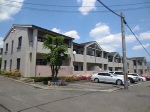 シャランモア外観写真