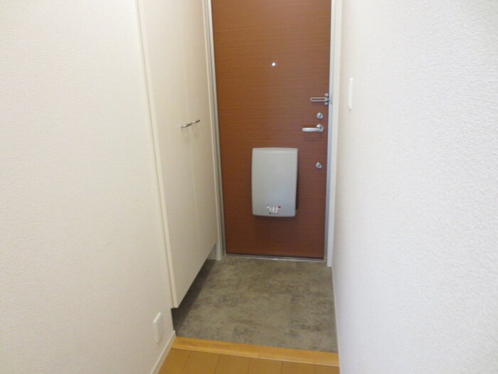 物件内観写真11　(玄関)