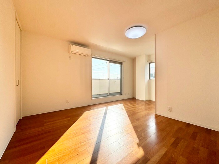 物件内観写真8　(居室)