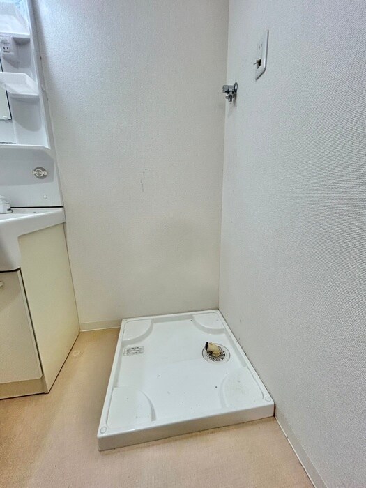 物件内観写真18　(洗濯機置場)