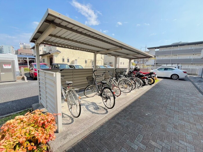 物件外観写真5　(駐輪場)
