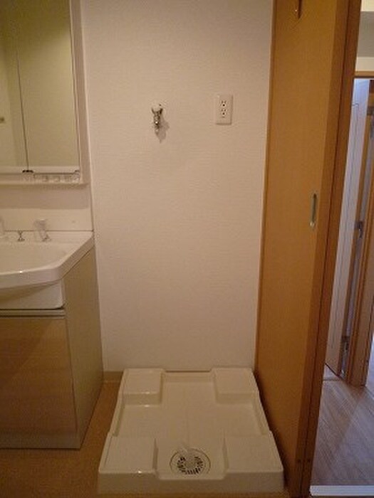 物件内観写真14　(洗濯機置場)