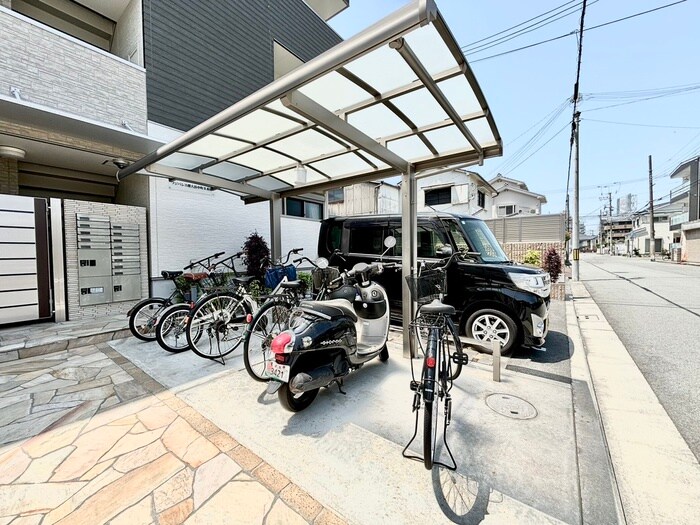 物件外観写真3　(駐輪場)