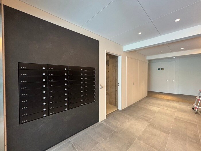 物件外観写真4　(エントランス部分)