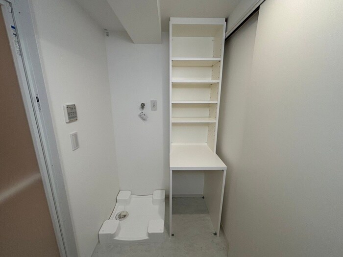 物件内観写真18　(洗濯機置場)