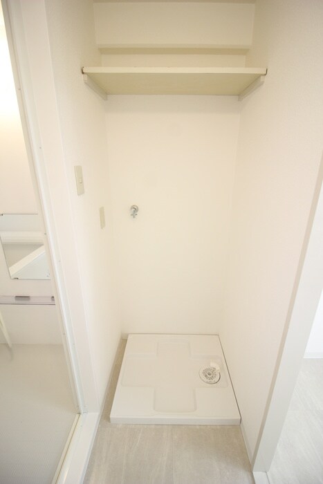 物件内観写真11　(洗濯機置場)