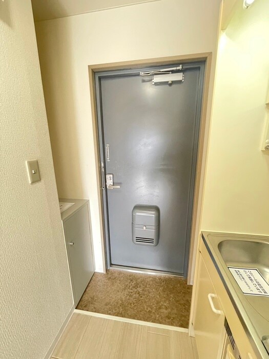 物件内観写真17　(玄関)