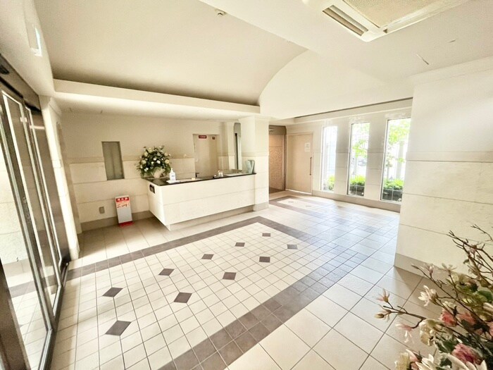 物件外観写真5　(エントランス部分)