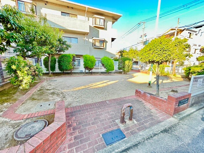 物件外観写真6　(周辺環境)