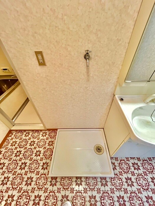 物件内観写真16　(洗濯機置場)