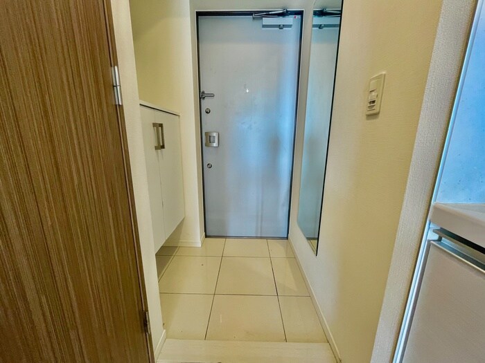 物件内観写真7　(玄関)