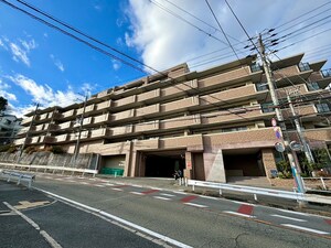 ヴェルビュ川西（205）外観写真