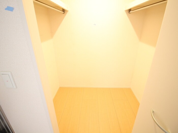 物件内観写真12　(収納)
