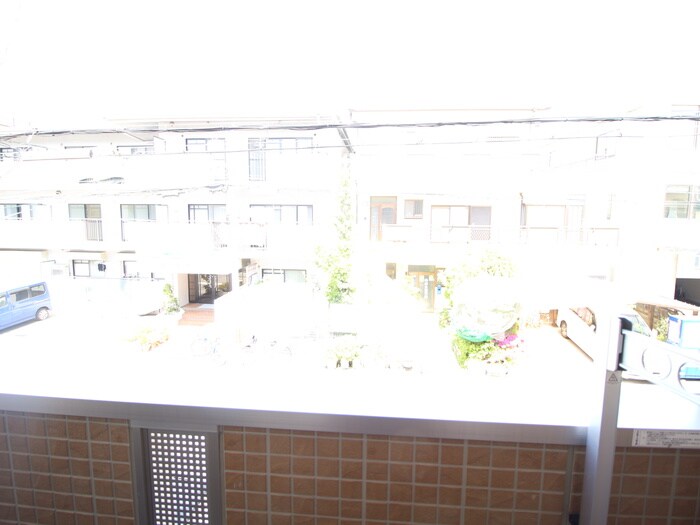 物件内観写真16　(室内からの展望)