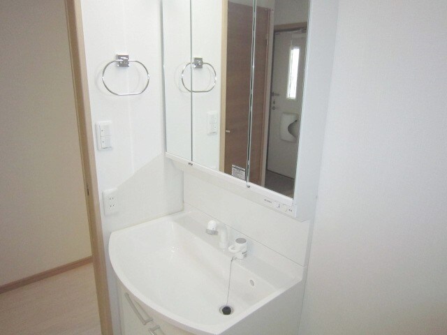 物件内観写真12　(洗面)