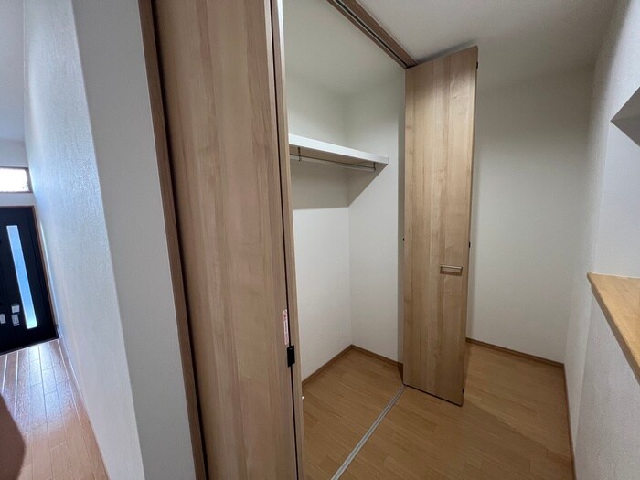 物件内観写真13　(収納)