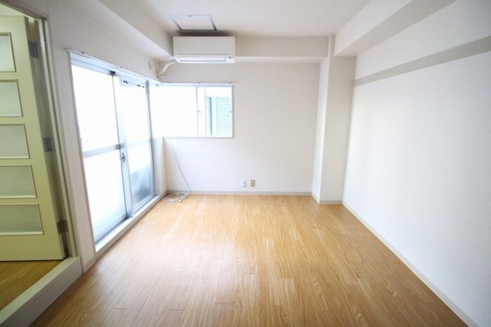 第二正美堂ビルの居室