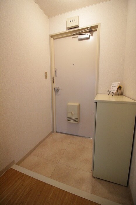 物件内観写真14　(玄関)