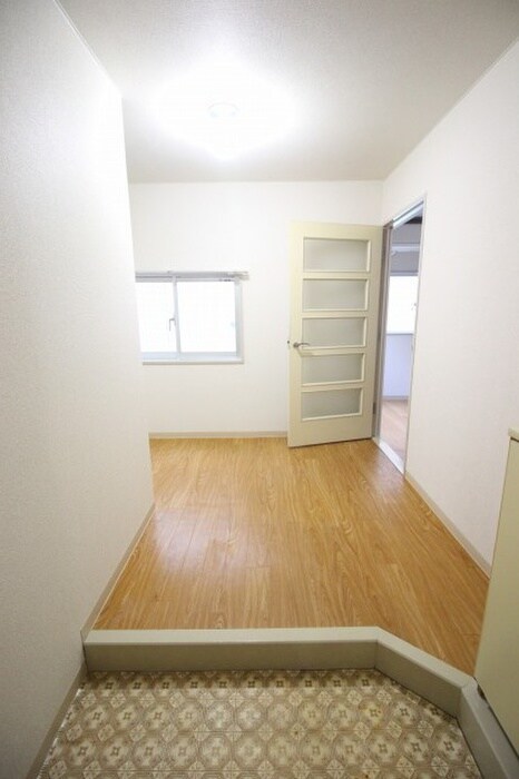 物件内観写真17　(玄関)