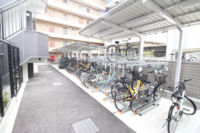 物件外観写真5　(駐輪場)